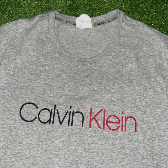 Calvin Klein Men’s Tee(USED) - Picture 3 of 9